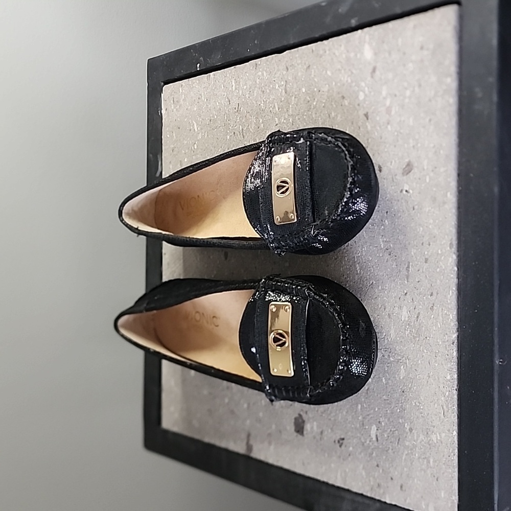 Vionic Sydney Loafers - Picture 2 of 5
